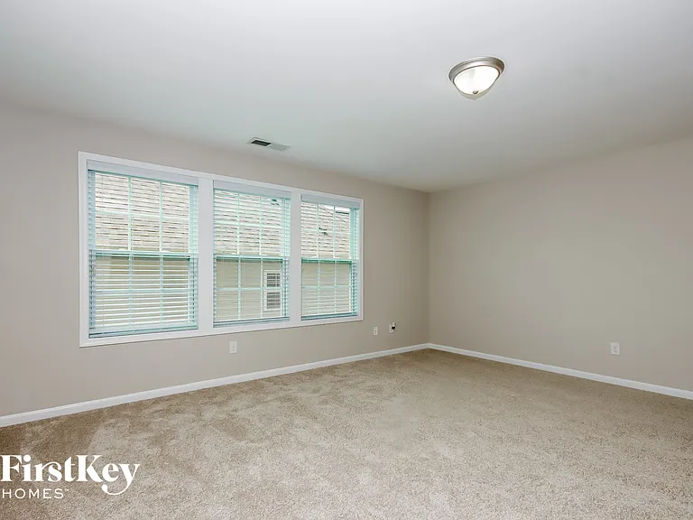 7815 Sawgrass Ln — Photo 10