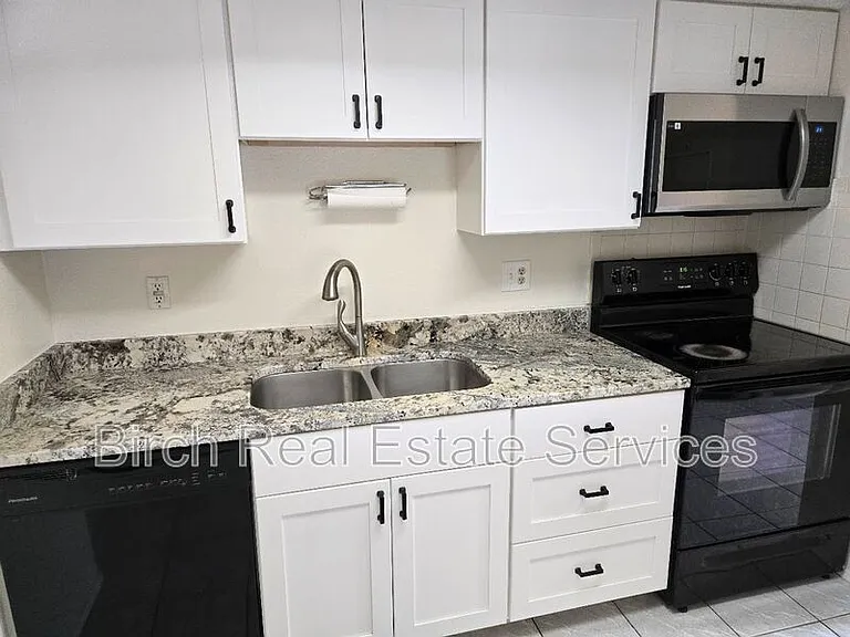 133 Sabal Ct #H — Photo 8