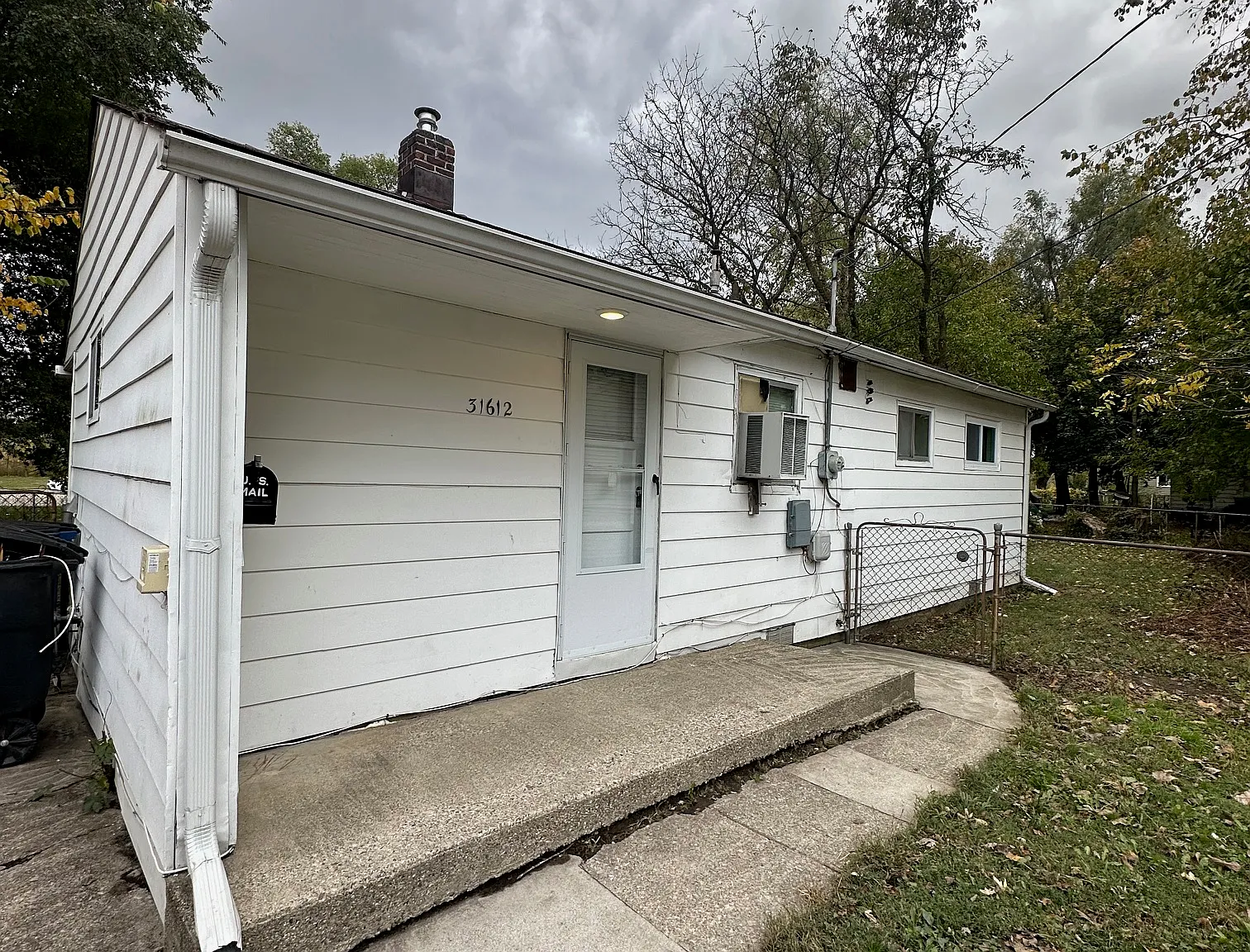 3 bed, 1202 sqft, $1,550 — Photo 1