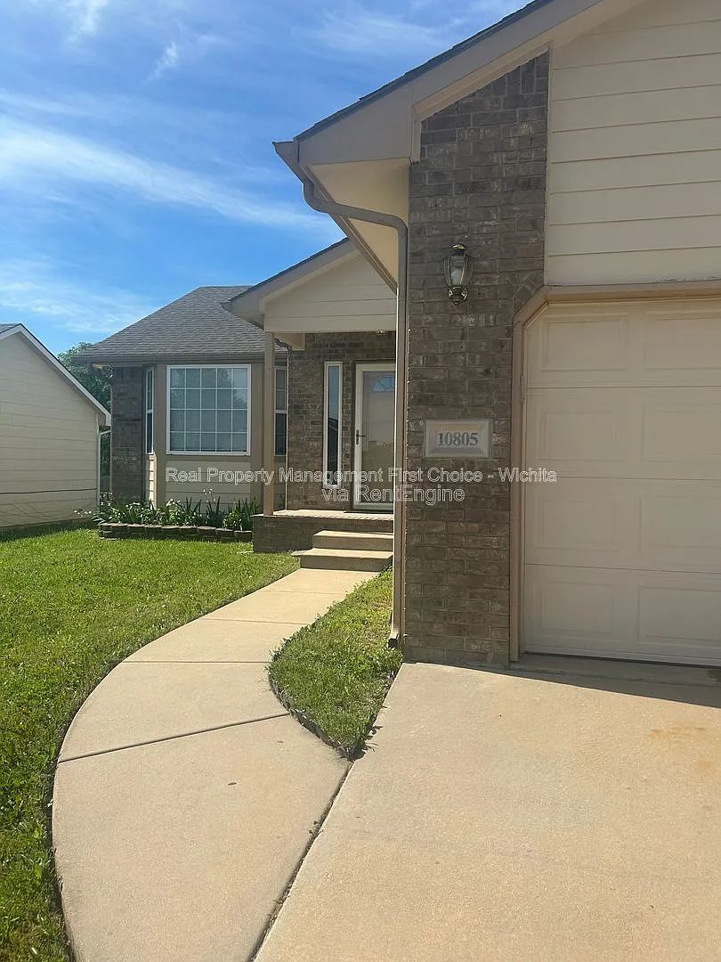3 bed, 3.0 bath, 2500 sqft, $1,900 — Photo 1