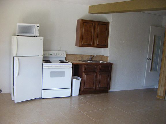 2nd image of 3813 N Old Dixie Hwy #B