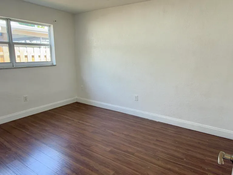 8421 NW 21st Ct — Photo 17