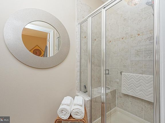 5th image of 326 Plaza Grande Cherry #326