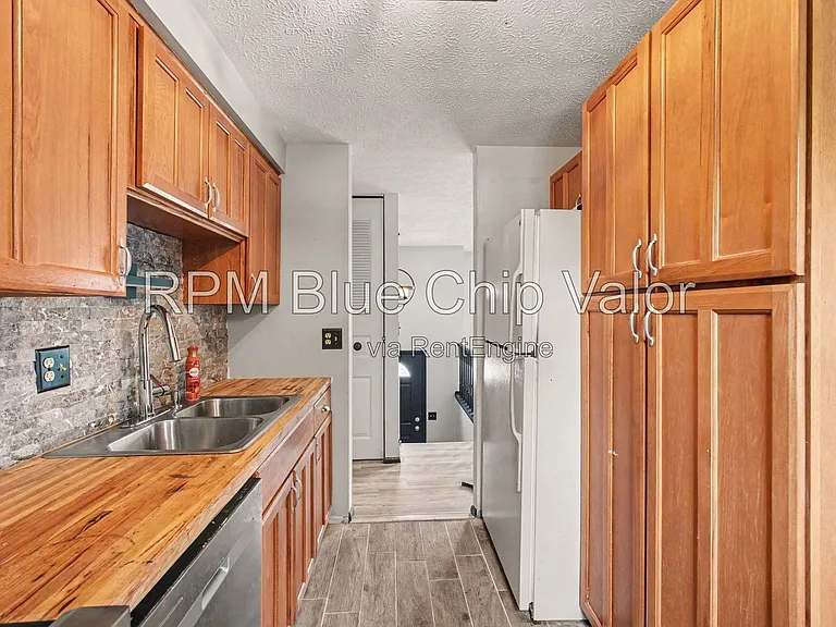 11674 Greenhaven Ct — Photo 7