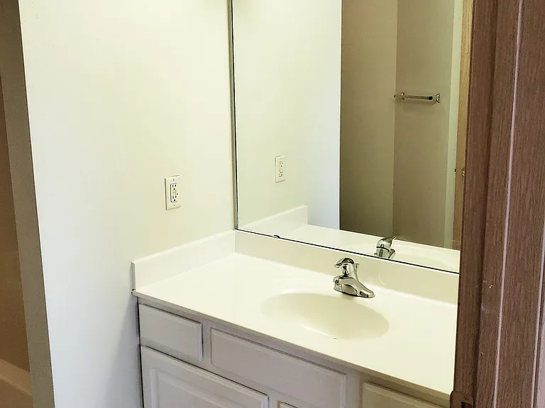 Prairie Crest Apartments — Photo 12