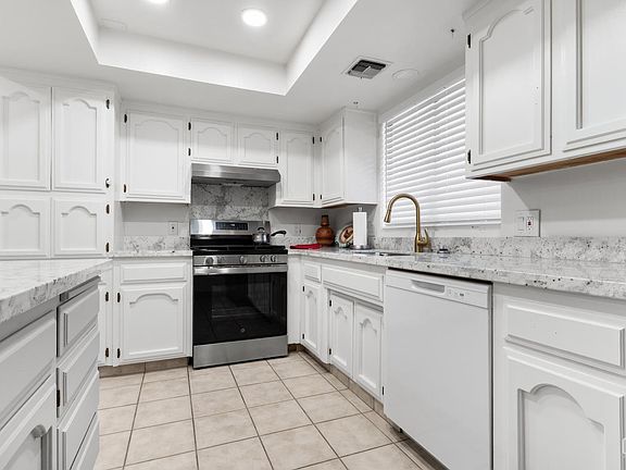 3rd image of 4324 Sugar Cane Ave