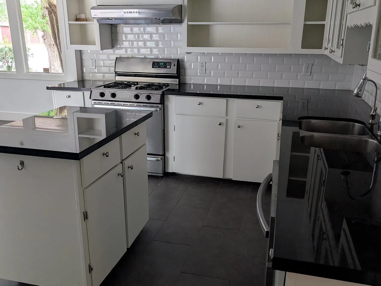 4 bed, 1723 sqft, $2,700 — Photo 3