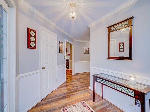5th image of 1726 Kingsmill Dr