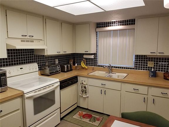 5th image of 3224 Lake Bayshore Dr #417