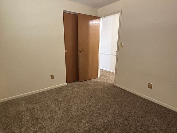 5th image of 267 Porter Dr