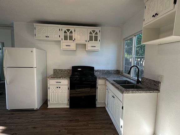 3rd image of 40873 Stetson Ave