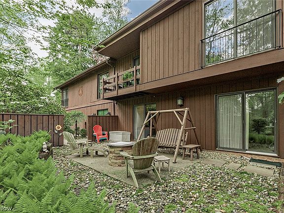 5th image of 1936 Hemlock Dr