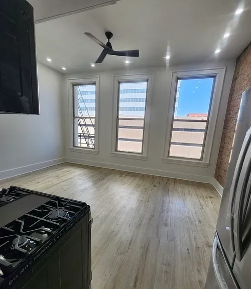 17 E Court St #32 — Photo 6