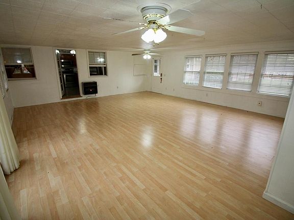 3rd image of 5704 Elaine Ave