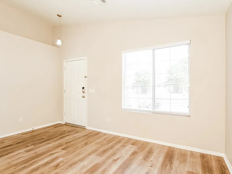 11591 W Hubbell St — Photo 7