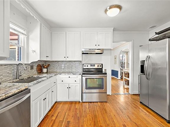 5th image of 442 E 73rd St