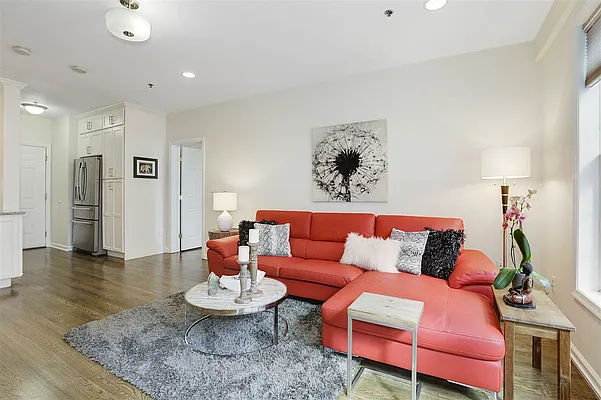 Sold by Keller Williams City Life Realty | media 2