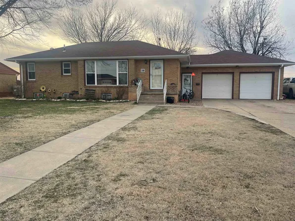 310 S Elm St, Russell, KS 67665