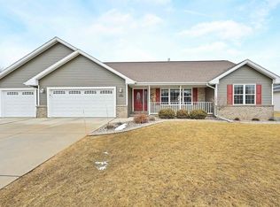 3157 Savanna Way, Green Bay, WI 54311