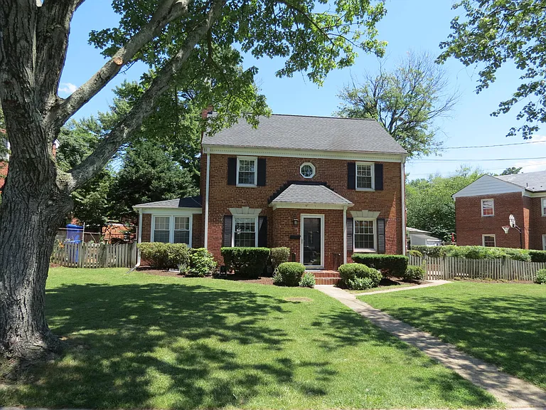 9603 Evergreen St — Photo 2
