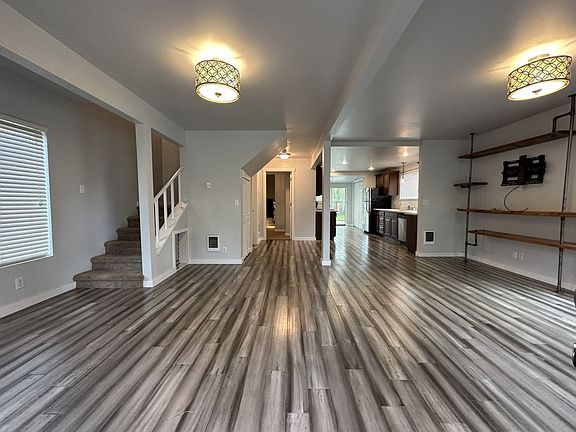 4th image of 1402 E 52nd St