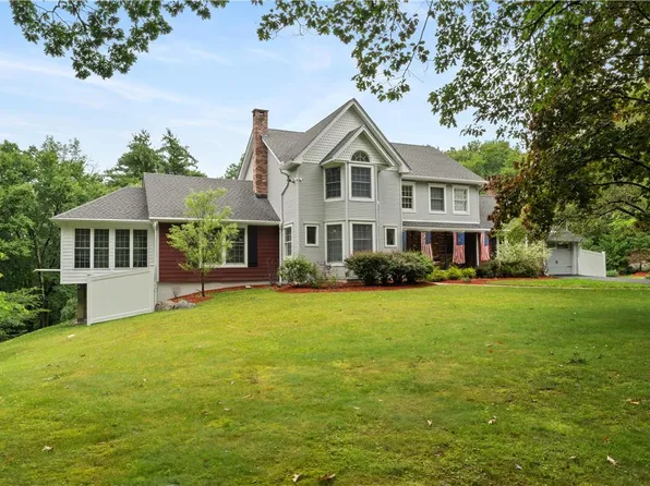 18 Ace Ln, East Stroudsburg, PA 18301