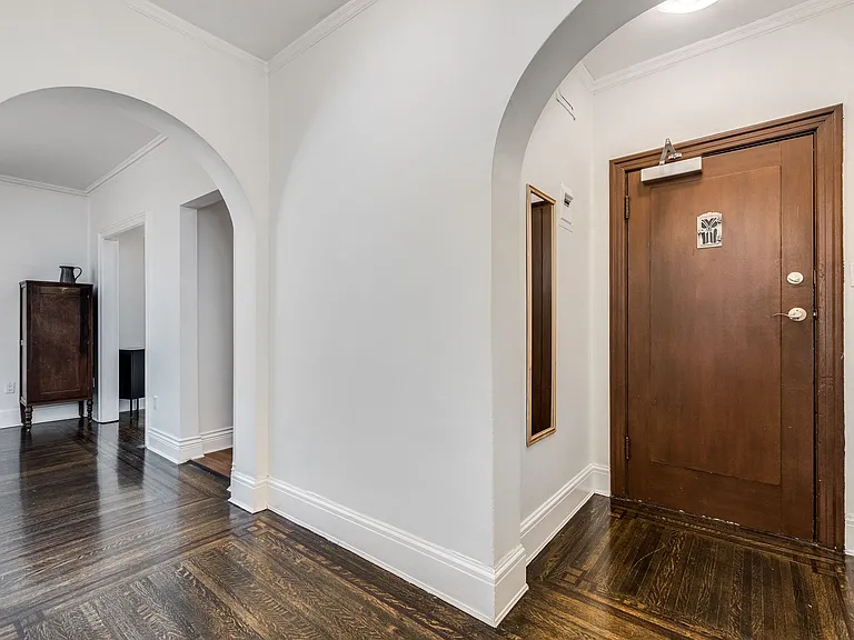 935 Jervis St — Photo 20