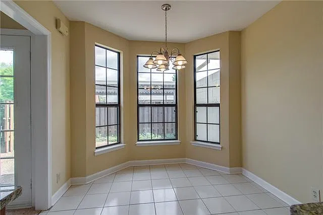 3 bed, 1806 sqft, $1,975 — Photo 2