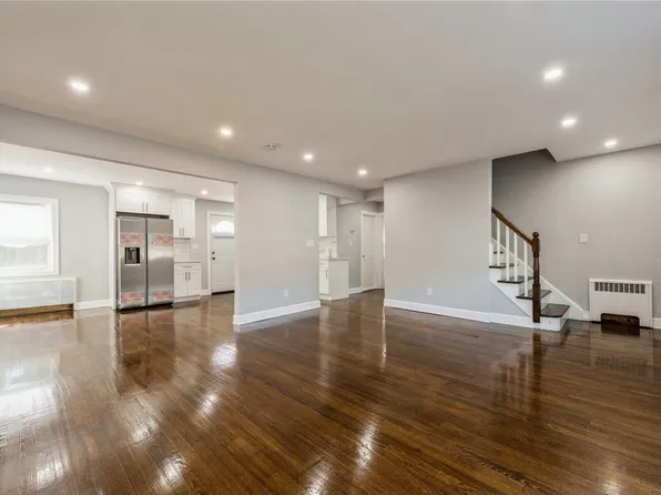 34 Meadowbrook Road, Hempstead, NY 11550