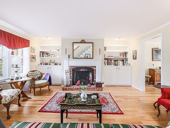 3rd image of 55 Harrington Farms Way