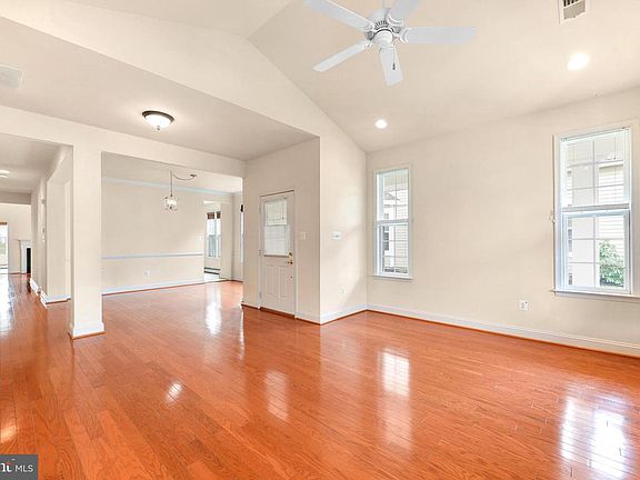 3rd image of 114 Widgeon Way