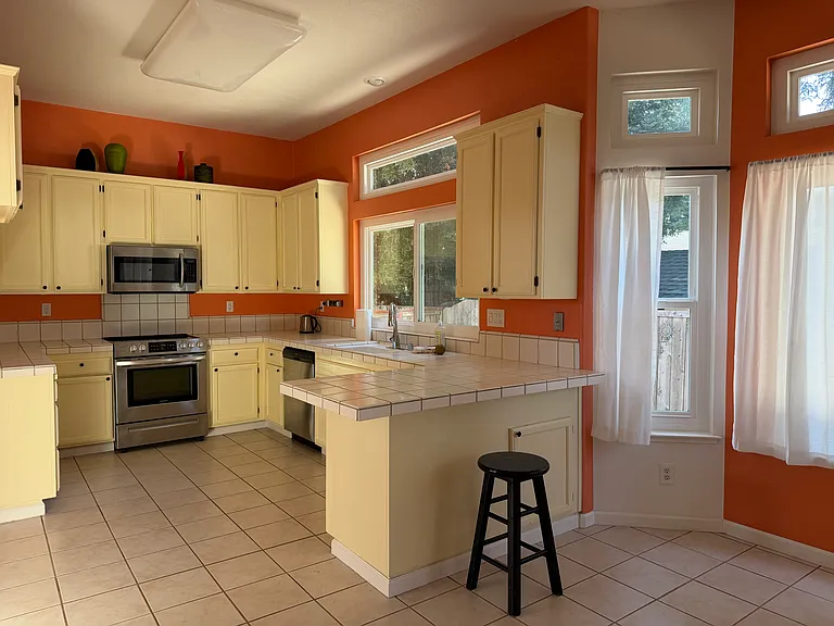 1109 Sikes Ct — Photo 29