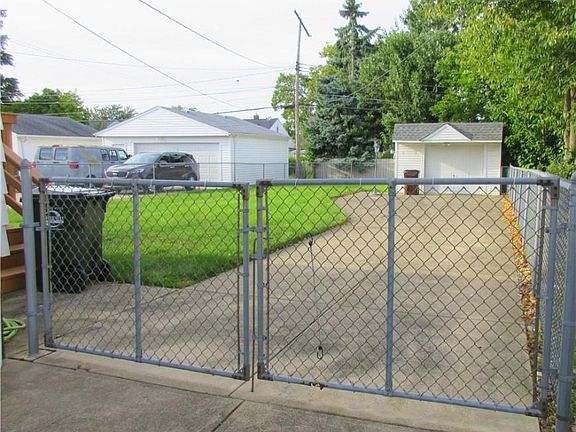 2nd image of 6810 Wilber Ave