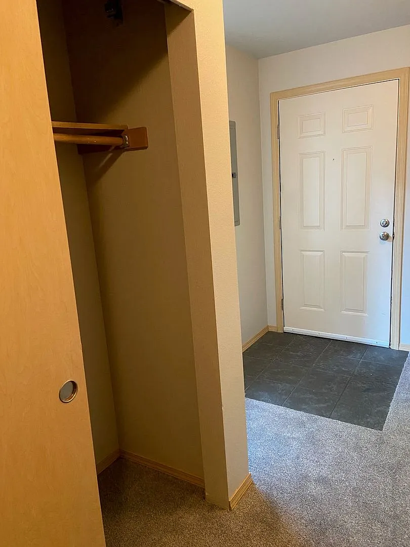 Delridge SW Seattle Townhouse 2 Bedroom 1 Bath 1 Car Garage — Photo 3