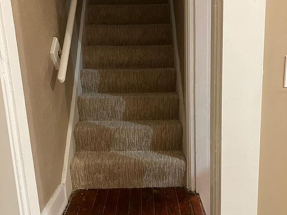 2nd image of 576 Wyoming St #576