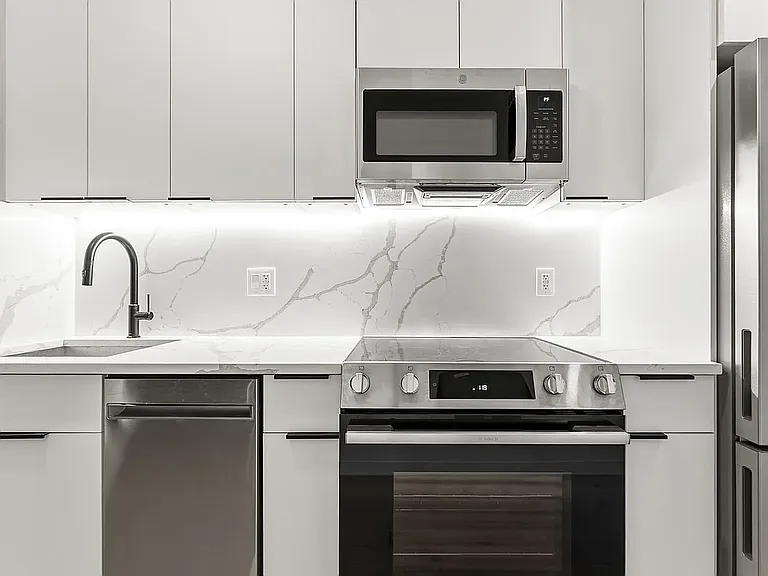 146 Nelson St #3 — Photo 5
