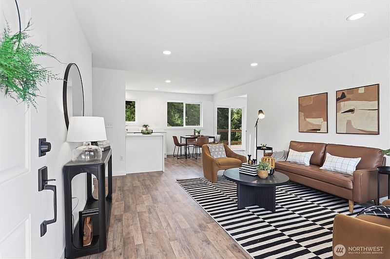 3rd image of 39845 SE Spruce Street