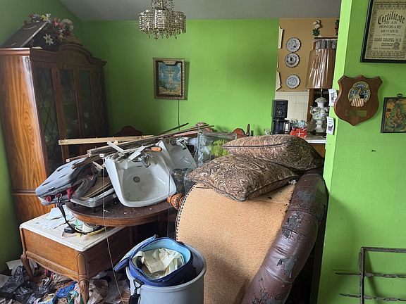 3rd image of 2625 Lagena St