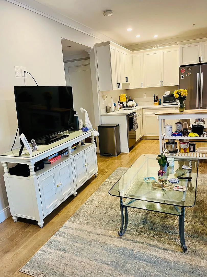 Spacious 4 Bed / 2 Bath | In-Unit Laundry | Central Air | Allston | 9/1 — Photo 2