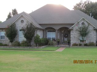 4143 Southern Manor Dr N, Lake Cormorant, MS 38641
