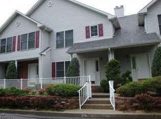 52 Heather Ln #52, Wyckoff, NJ 07481