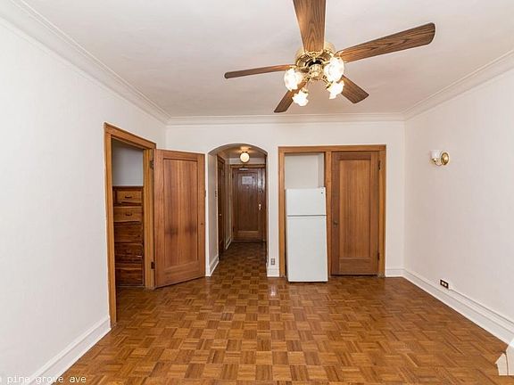 4th image of 2740 N Pine Grove Ave #1527