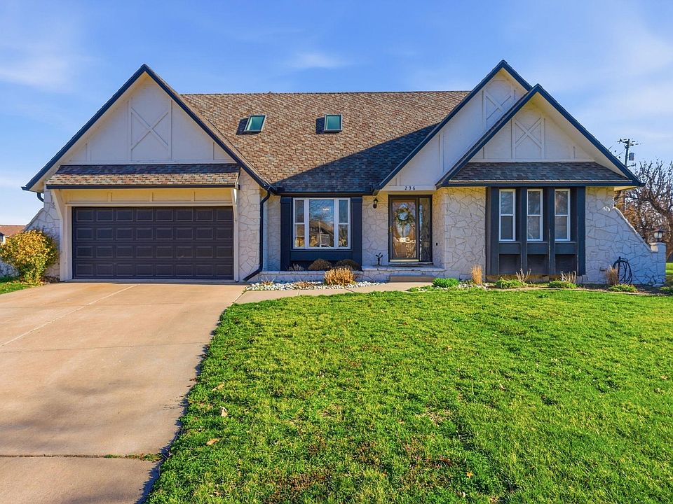 1st image of 236 S Forestview Ct