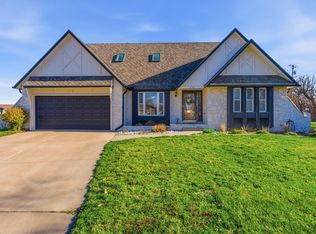 236 S Forestview Ct, Wichita, KS 67235