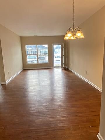 1st image of 251 Huntington Ln