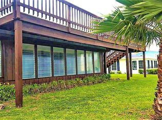 1529 S Water St, Rockport, TX 78382