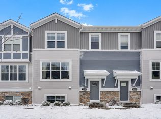 2210 Gateway Curv, North Saint Paul, MN 55109