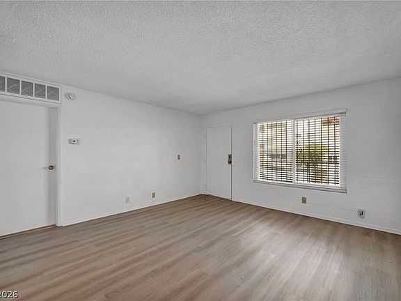 4th image of 605 S Royal Crest Cir Unit 9