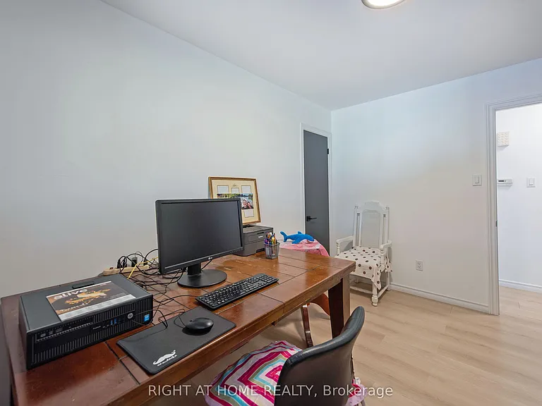 69 Alayne Cres — Photo 21