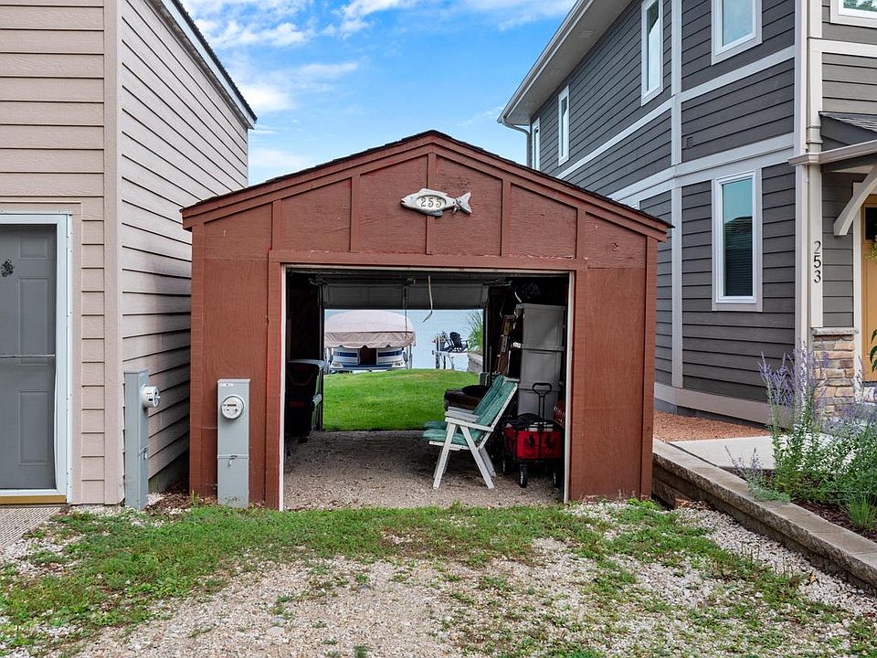 312 Park AVENUE, Pewaukee, WI 53072 MLS 1845673 Zillow